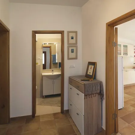 Apartment Zara Razanj
